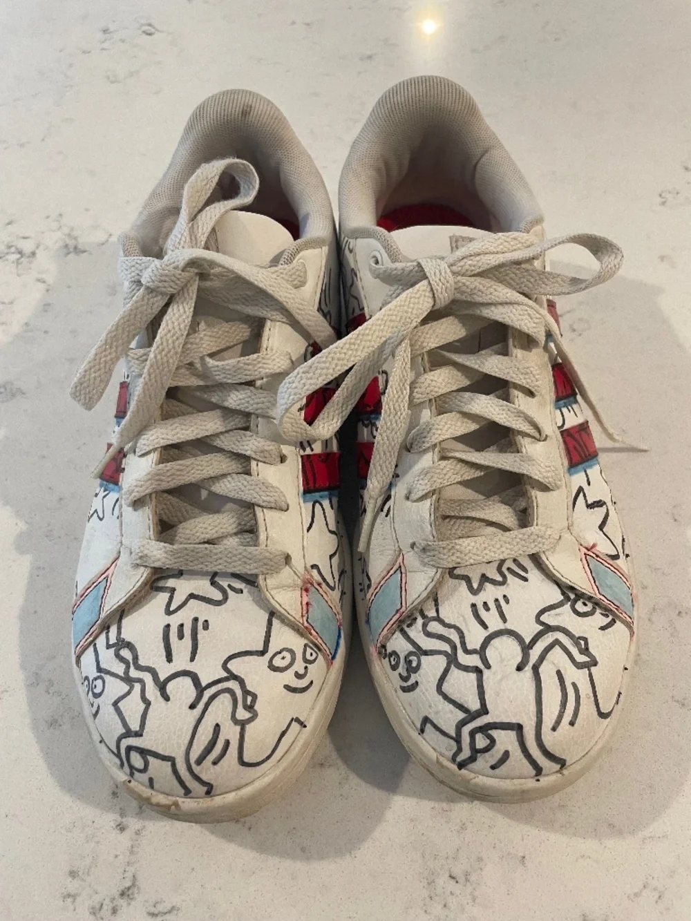 adidas minor visible